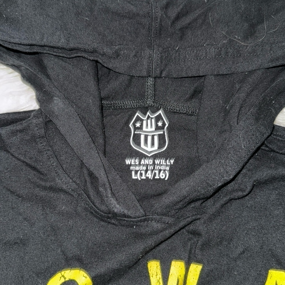 Iowa Hawkeyes Long-Sleeve Hoodie - Picture 3 of 4